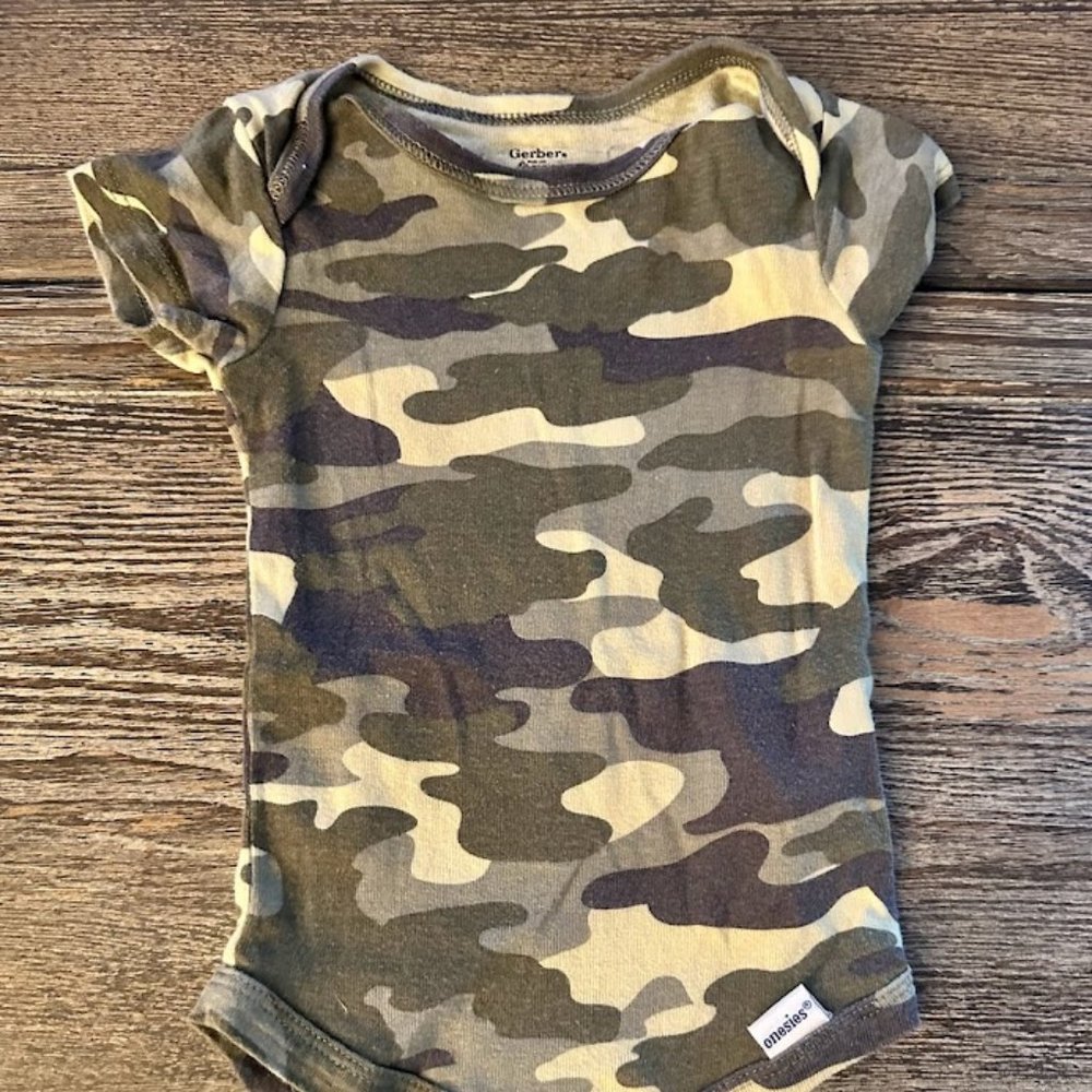 Gerber Cameo Onesie - 3-6M
